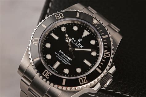 The Rolex Submariner Price Guide .